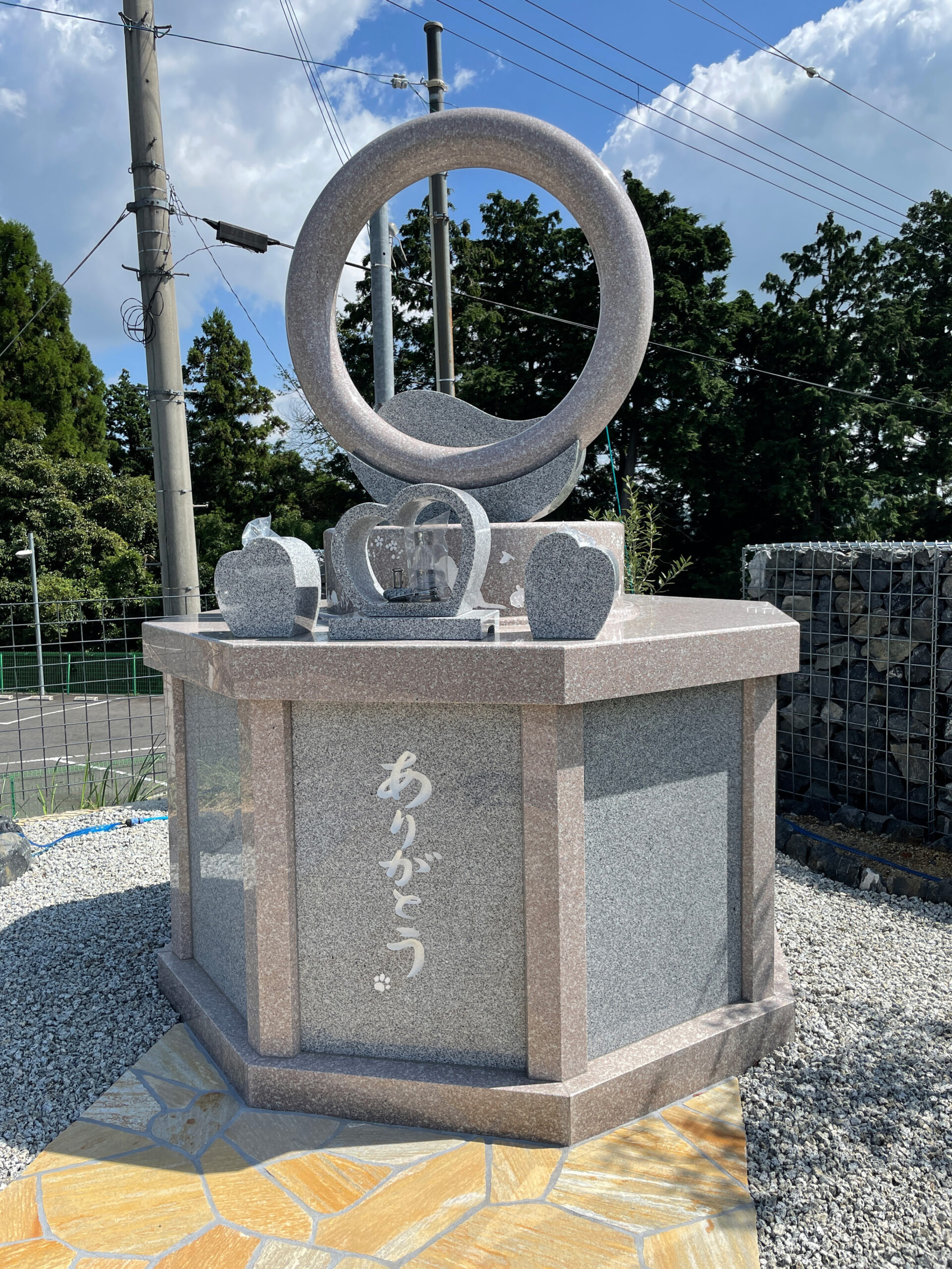 愛玩動物（ペット）のお墓が草津市の西方寺様に完成しました - 国松石材店